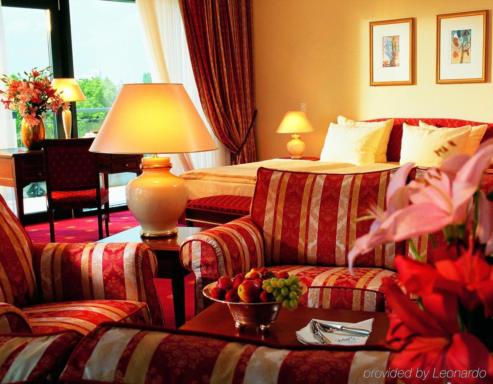 Victor's Residenz-hotel 4*
